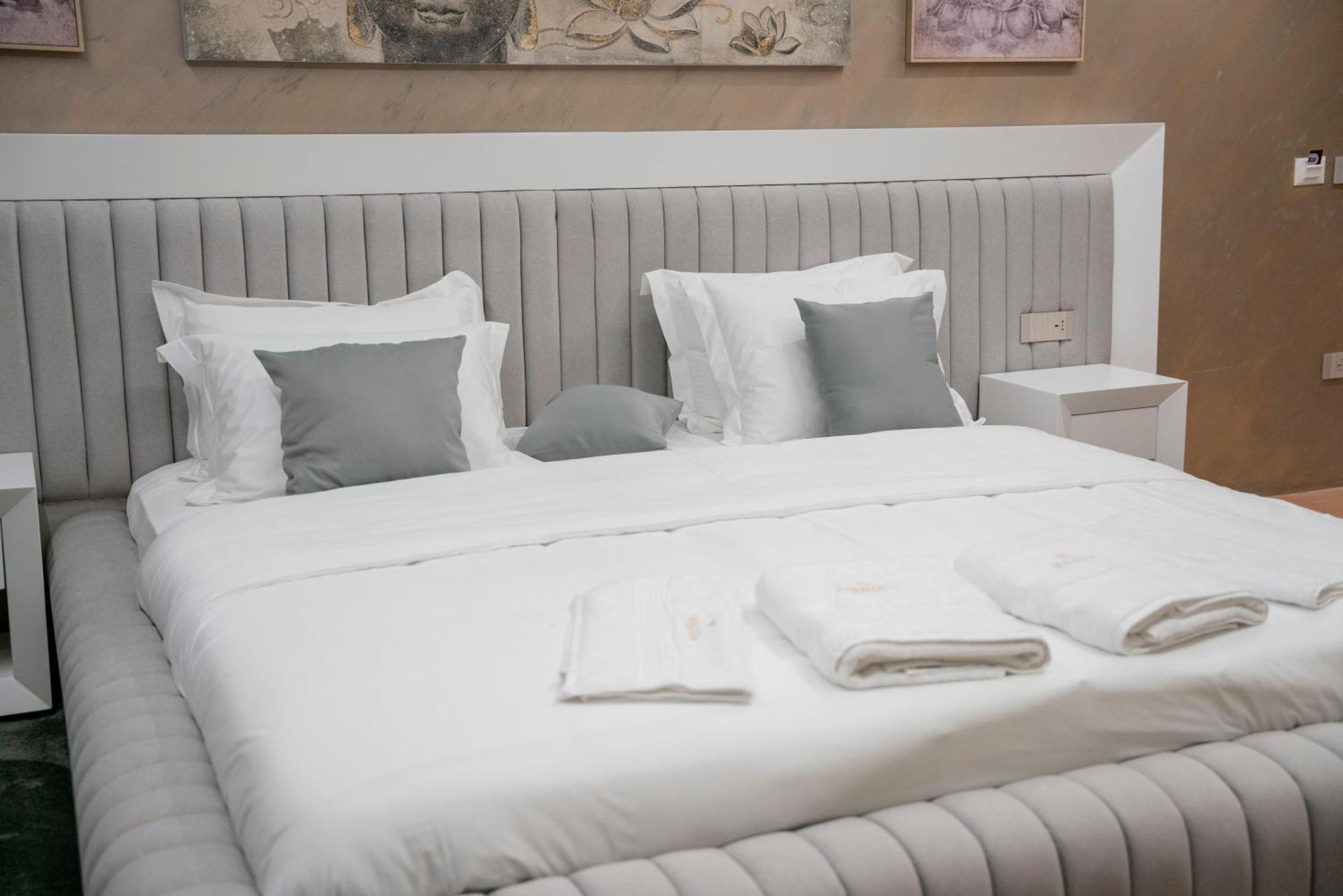 Hotel Pernoca Durrës 외부 사진