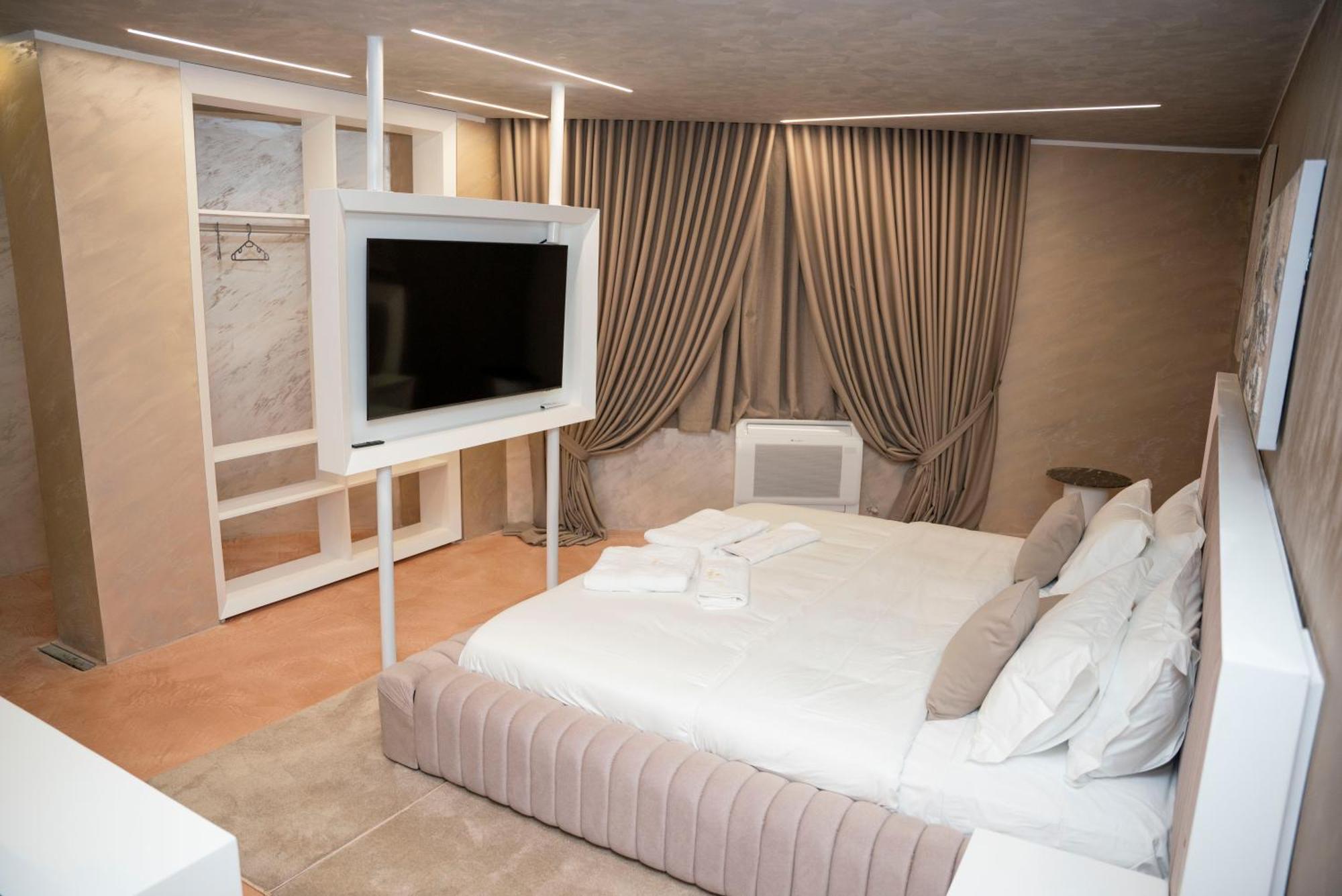 Hotel Pernoca Durrës 외부 사진