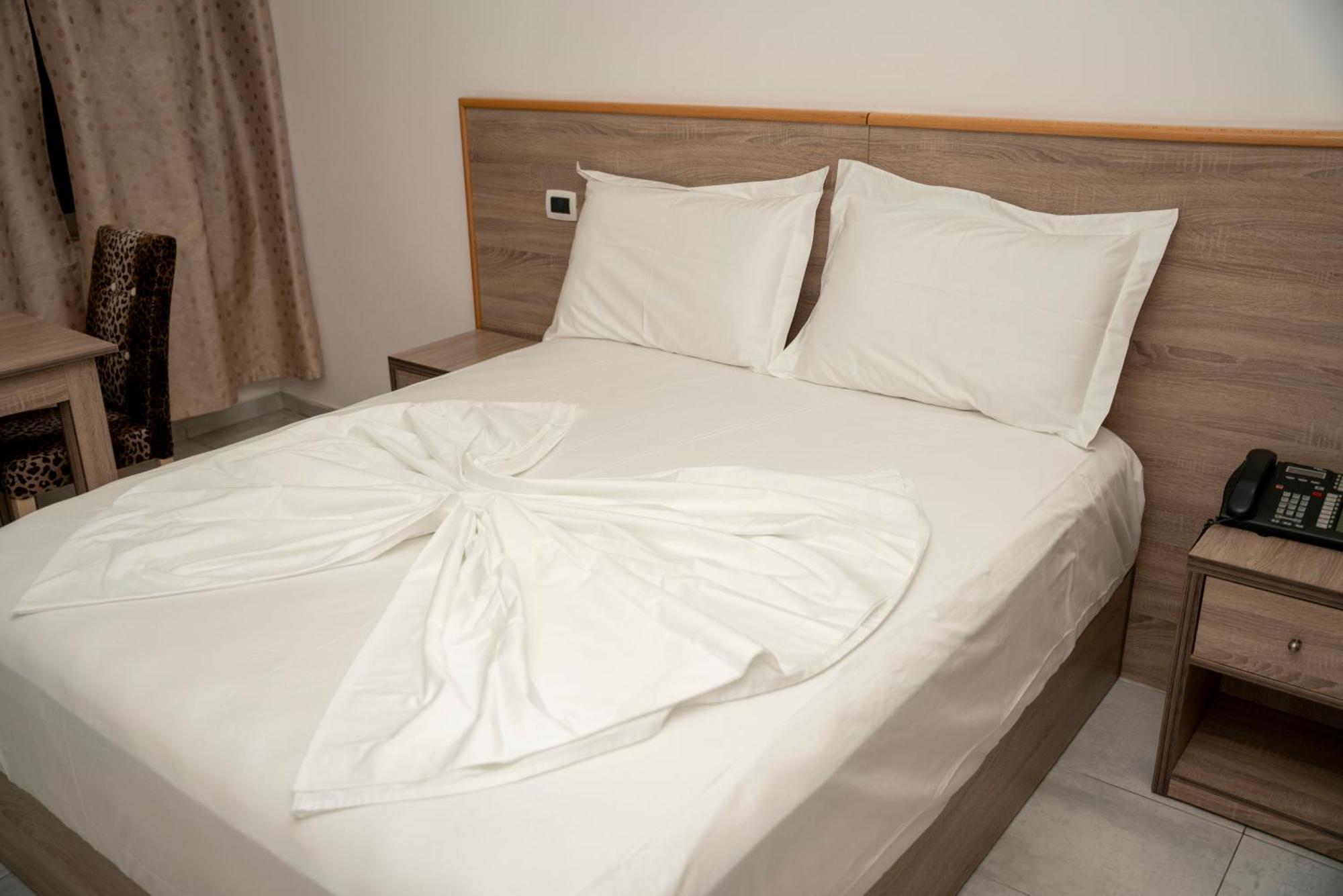Hotel Pernoca Durrës 외부 사진