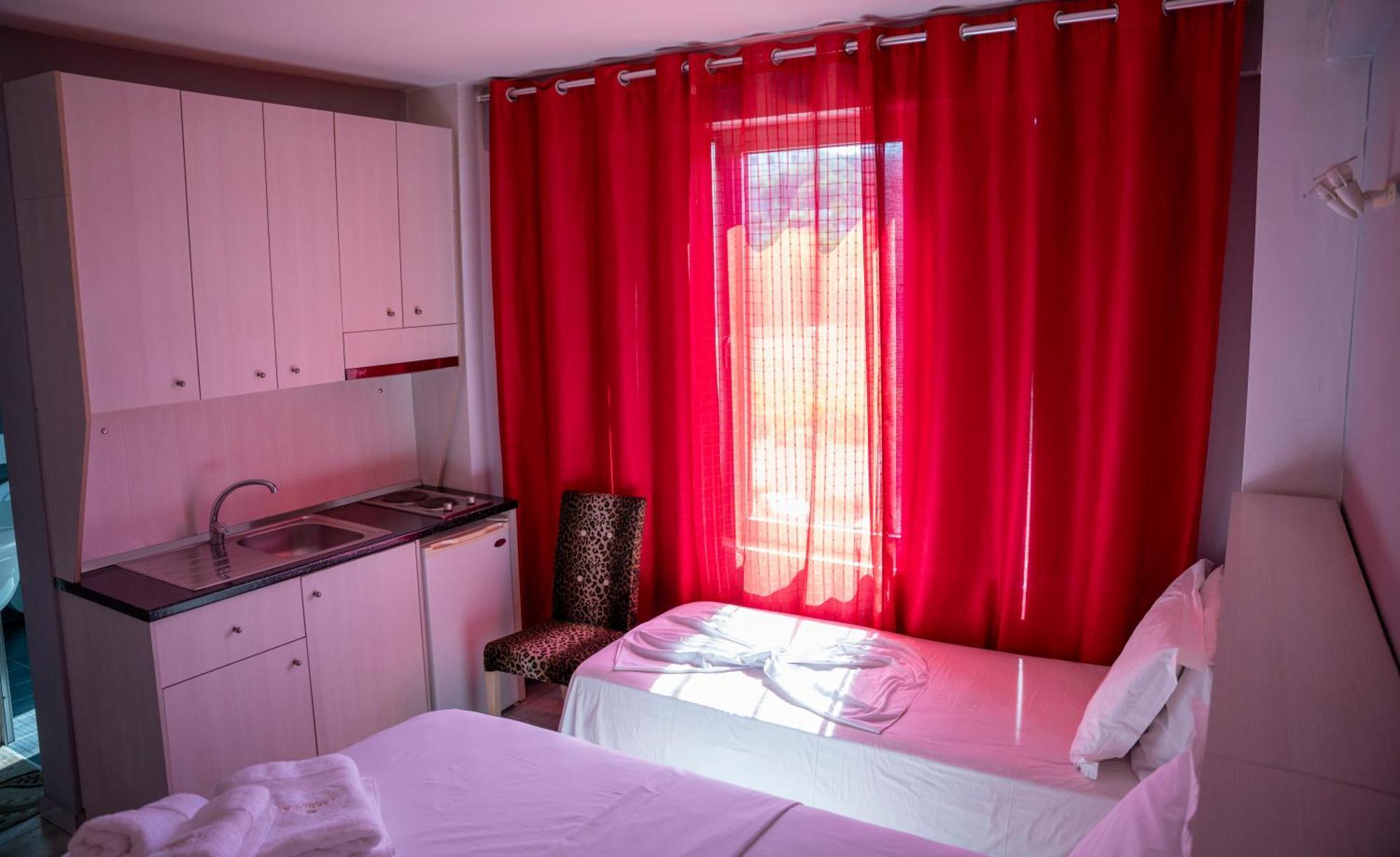 Hotel Pernoca Durrës 외부 사진