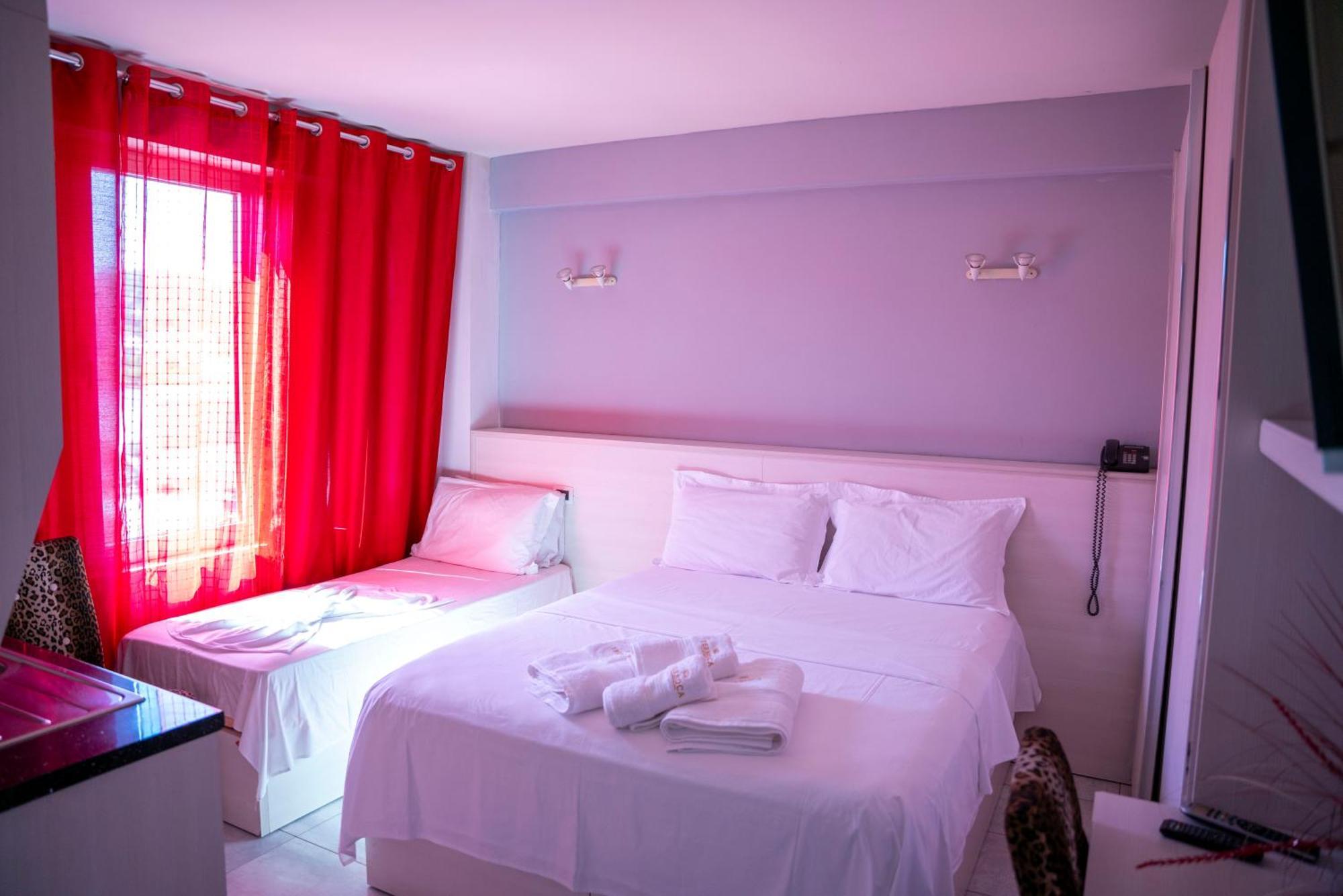 Hotel Pernoca Durrës 외부 사진