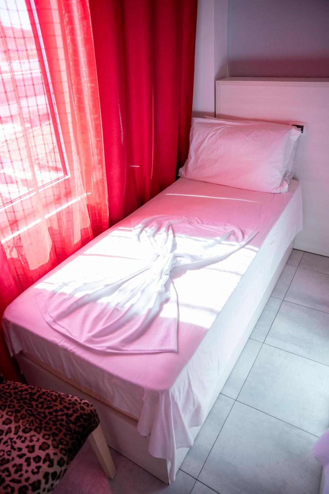 Hotel Pernoca Durrës 외부 사진