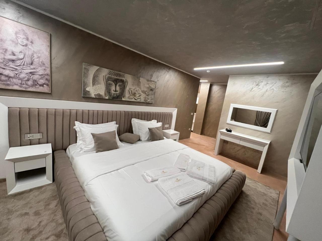 Hotel Pernoca Durrës 외부 사진